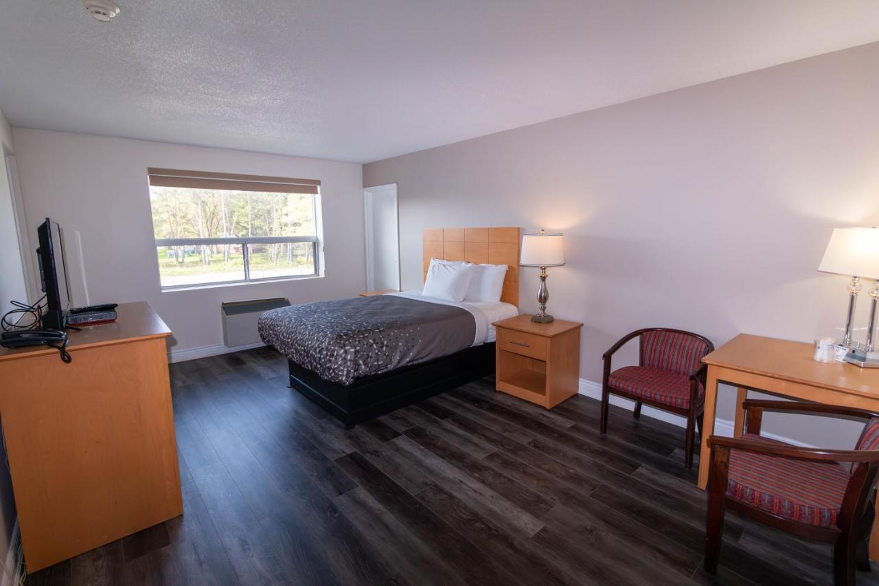 Borden Inn&Suites Angus Exterior foto